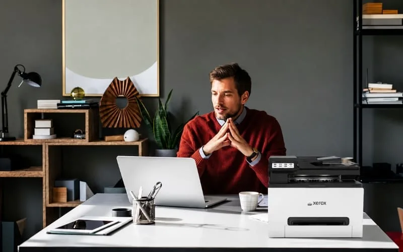 Imprimante bureau Xerox® C300 environnement travail