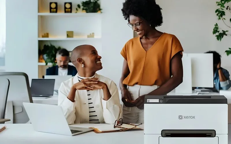 Imprimante bureau Xerox® C240 environnement travail